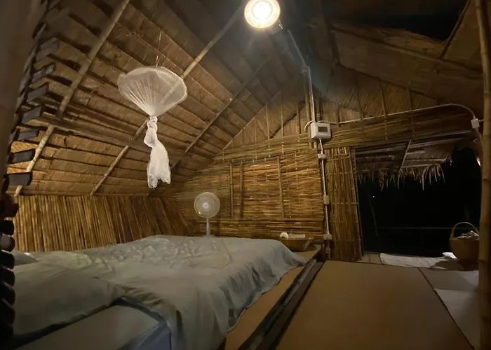 เต็นท์หรู Royal Mountain Hut Ratchaburi