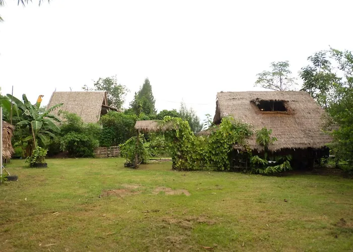 เต็นท์หรู Royal Mountain Hut Ratchaburi