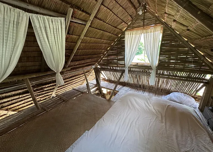 Royal Mountain Hut เต็นท์หรู Ratchaburi