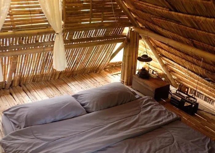 เต็นท์หรู Royal Mountain Hut Ratchaburi