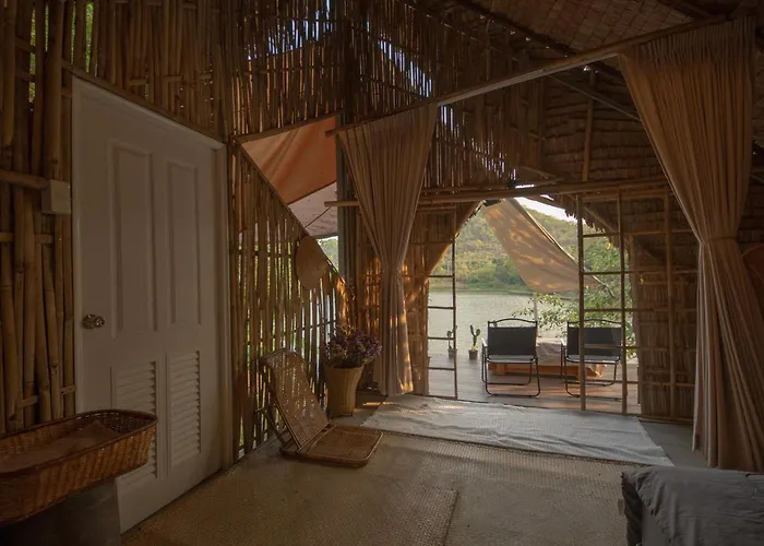 Royal Mountain Hut เต็นท์หรู Ratchaburi